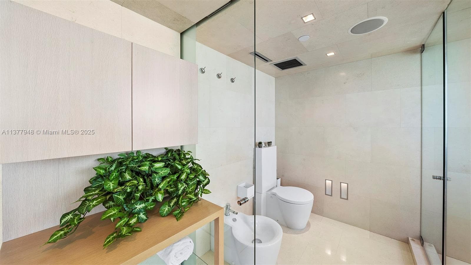 101 20th St # 3909, Miami Beach FL 33139 — 34