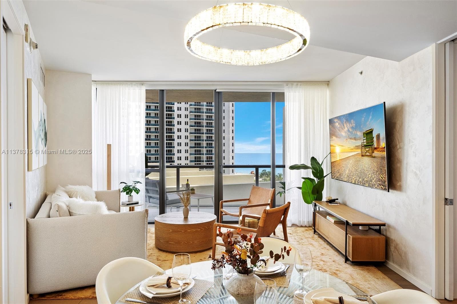 2201 Collins Ave # 811, Miami Beach FL 33139 — 2