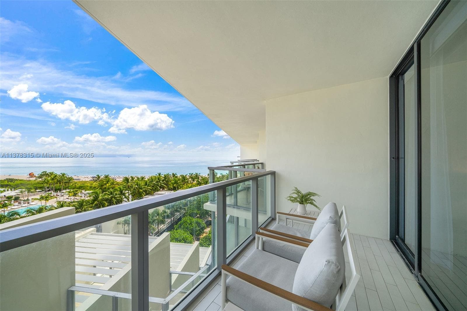 2201 Collins Ave # 811, Miami Beach FL 33139 — 17