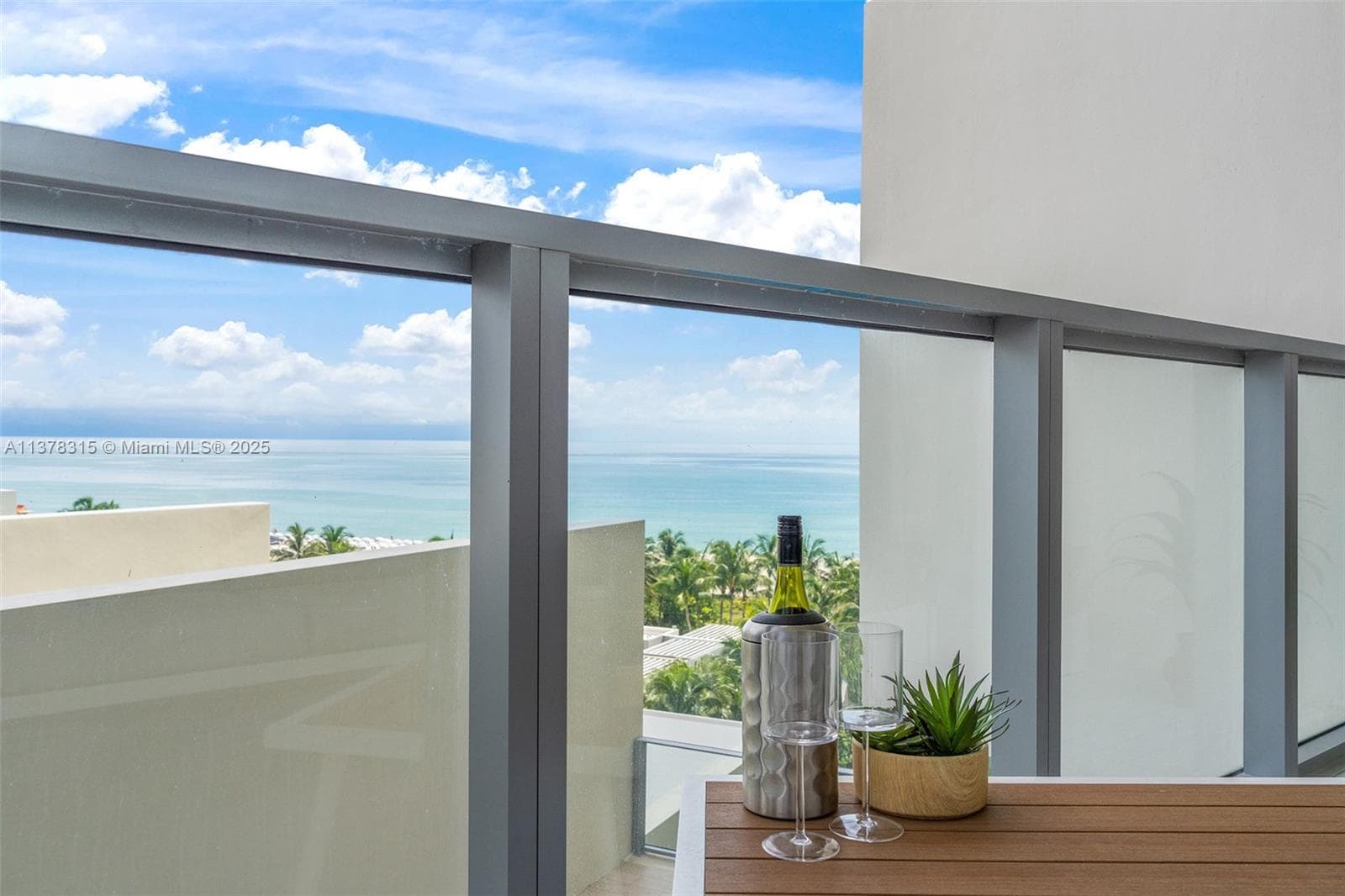 2201 Collins Ave # 811, Miami Beach FL 33139 — 16