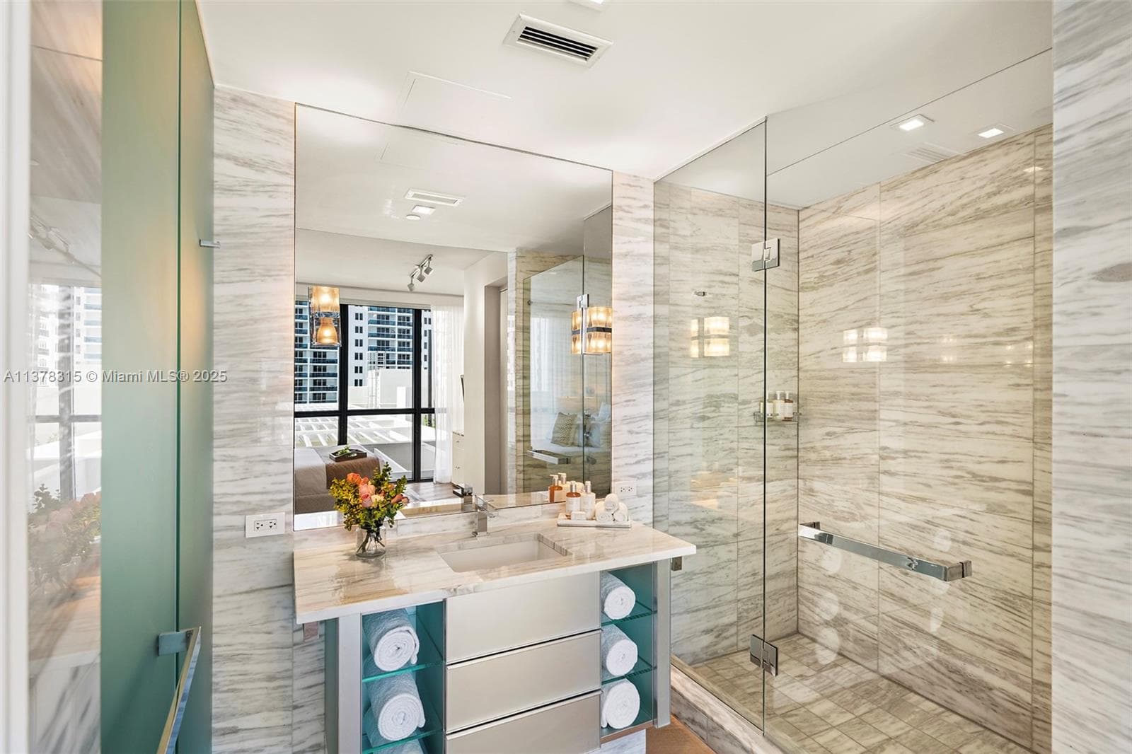 2201 Collins Ave # 811, Miami Beach FL 33139 — 28