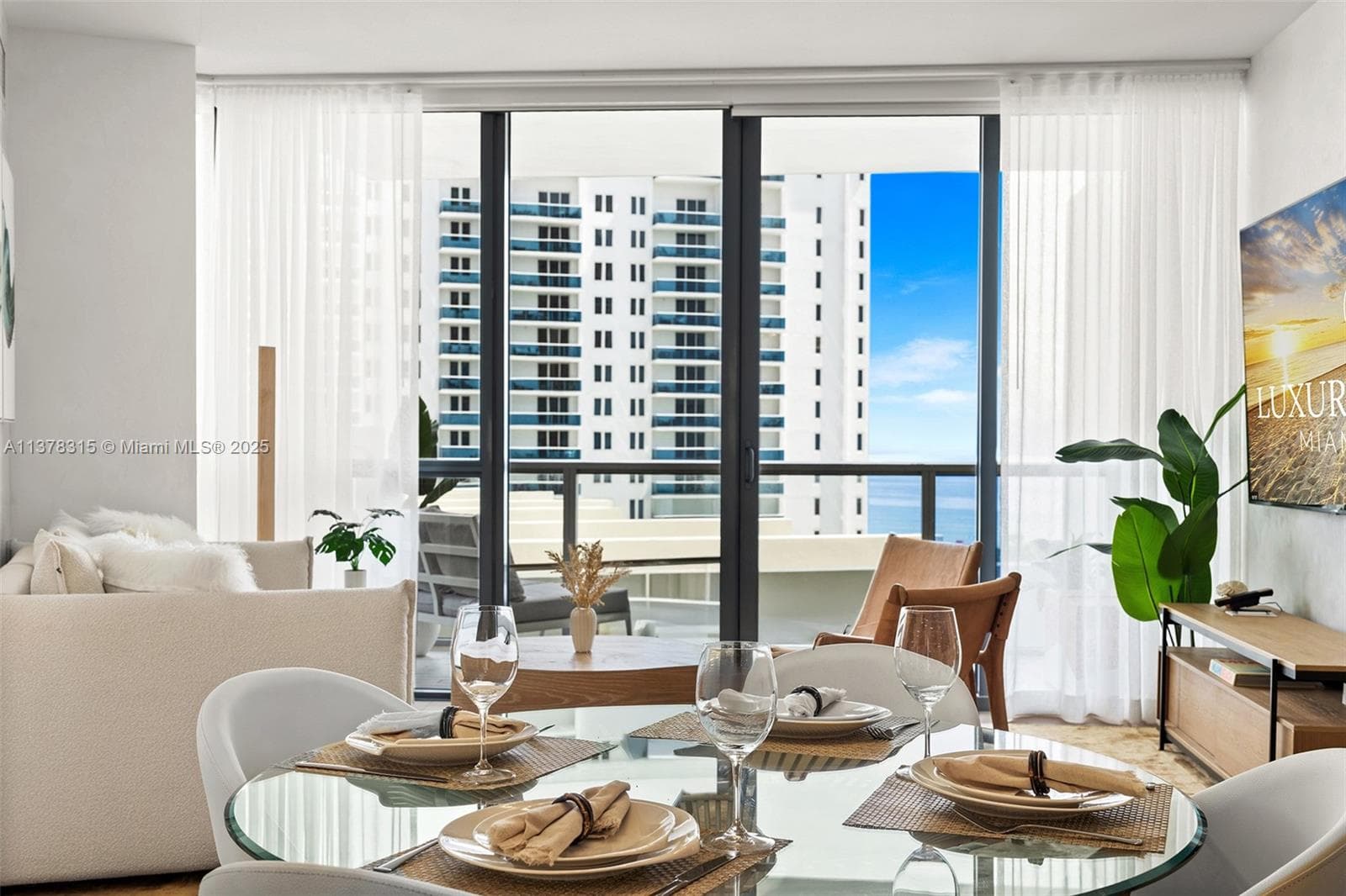2201 Collins Ave # 811, Miami Beach FL 33139 — 11
