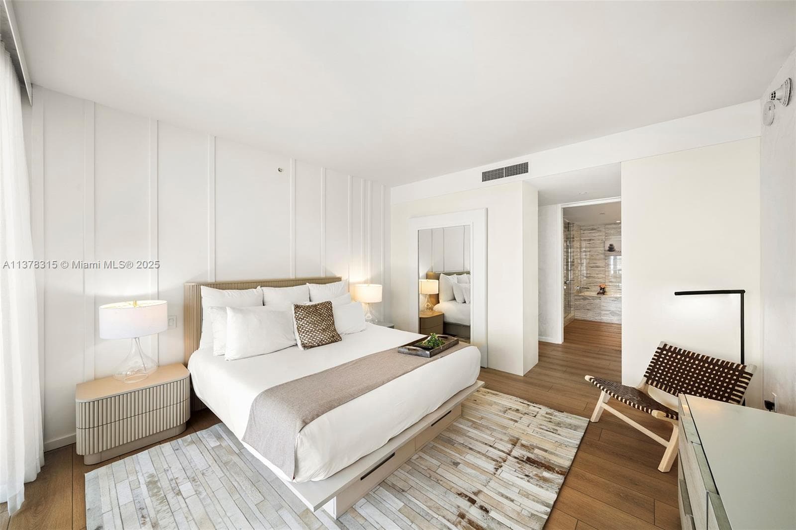 2201 Collins Ave # 811, Miami Beach FL 33139 — 31