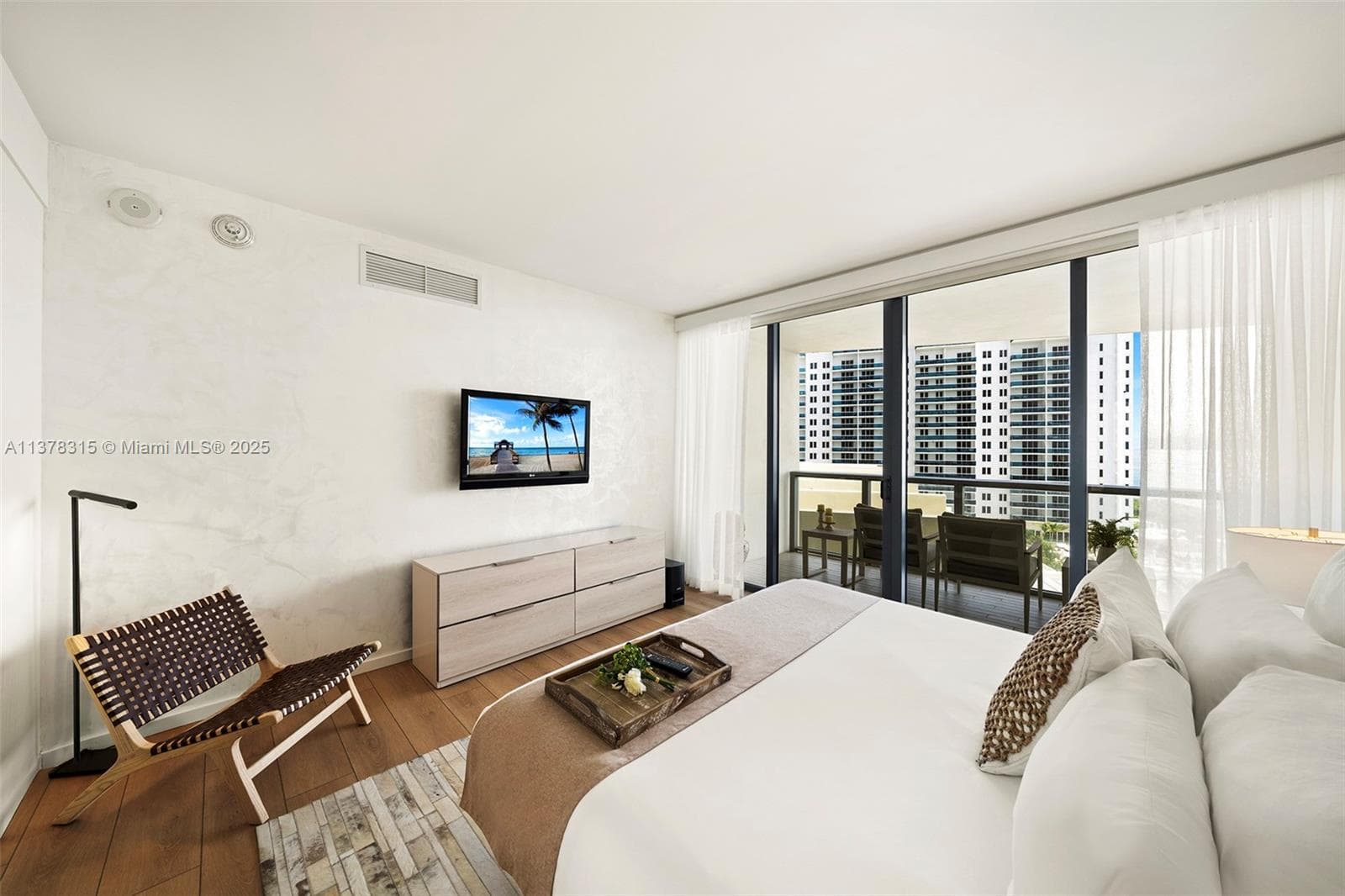 2201 Collins Ave # 811, Miami Beach FL 33139 — 29
