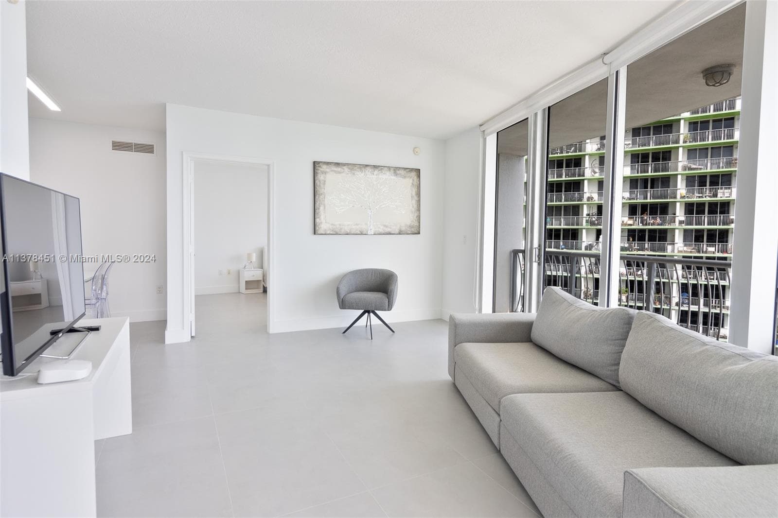1750 N Bayshore Dr # 3201, Miami FL 33132 — 13