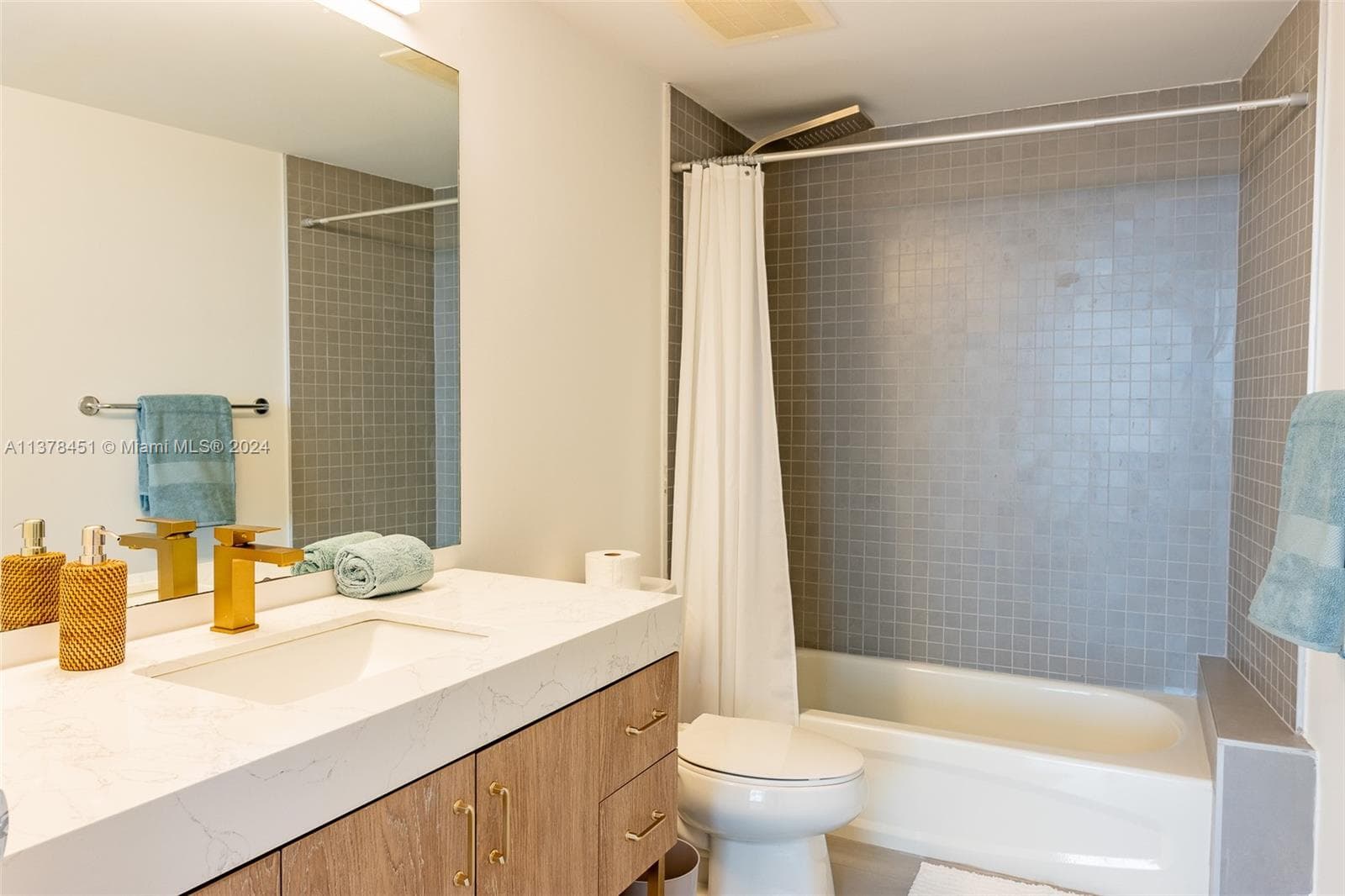 1750 N Bayshore Dr # 3201, Miami FL 33132 — 20