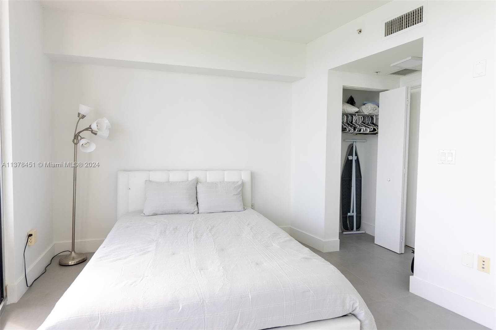1750 N Bayshore Dr # 3201, Miami FL 33132 — 24