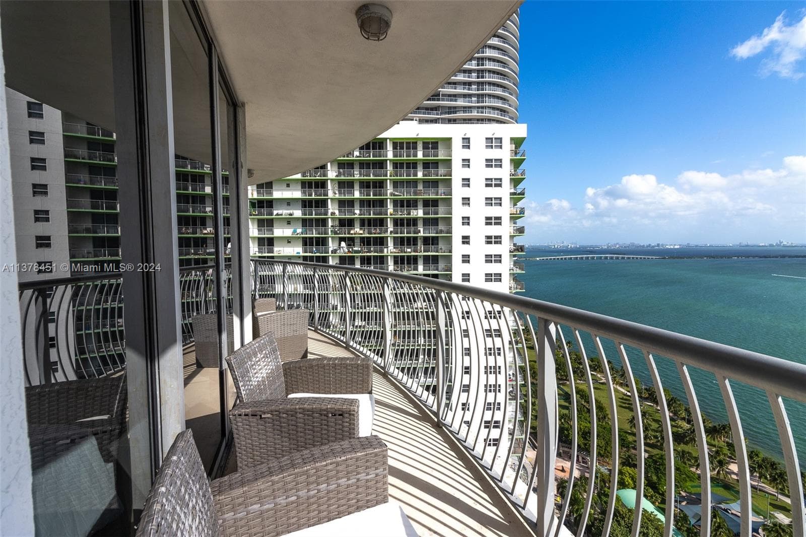 1750 N Bayshore Dr # 3201, Miami FL 33132 — 4