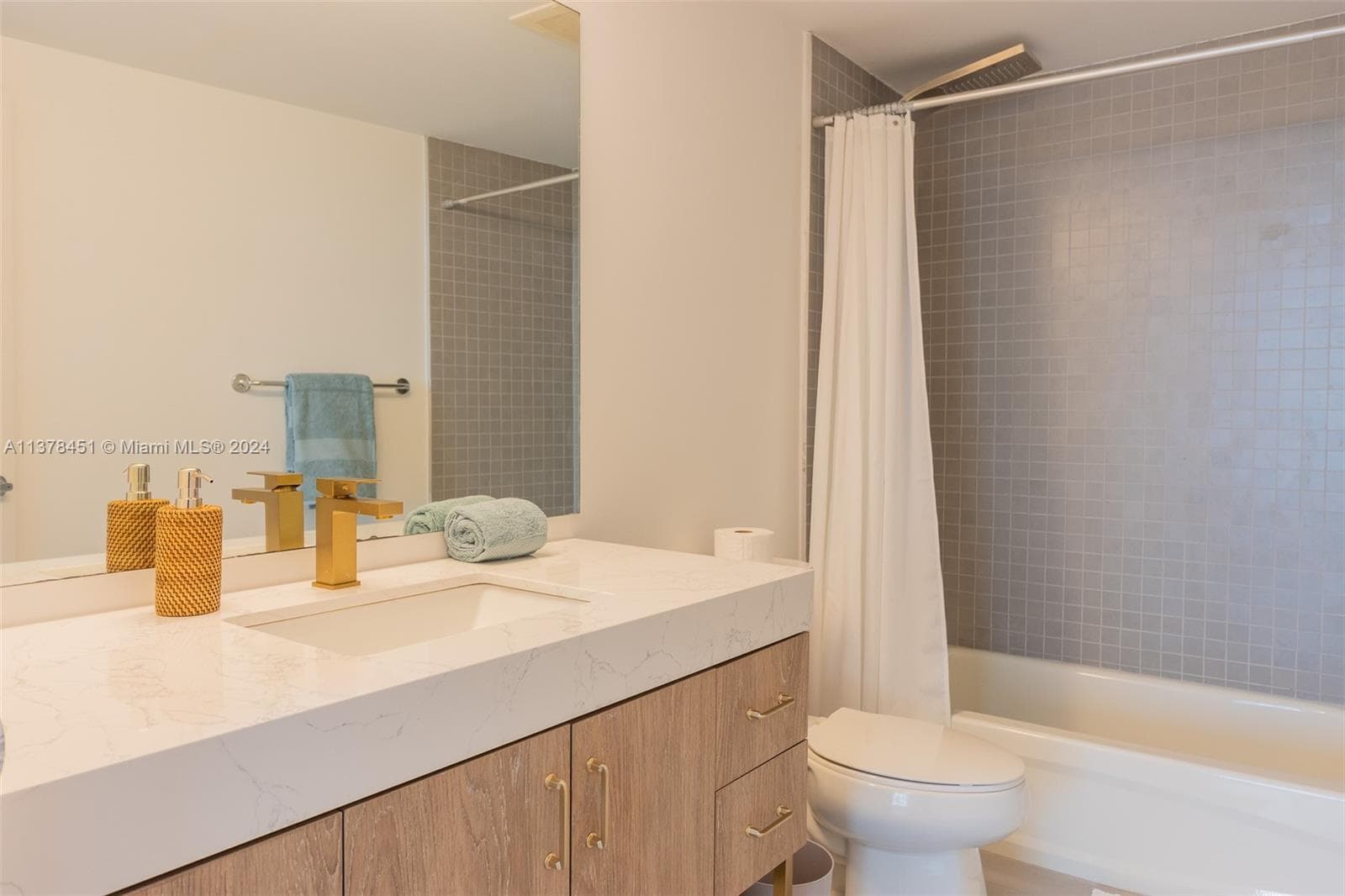 1750 N Bayshore Dr # 3201, Miami FL 33132 — 21