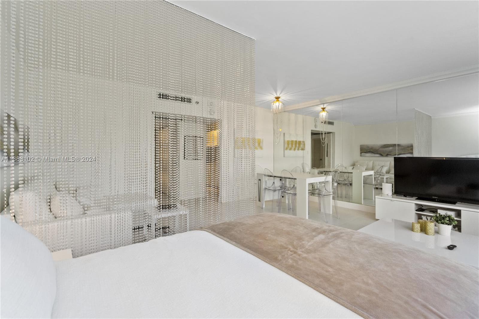 100 Lincoln Rd # 306, Miami Beach FL 33139 — 6