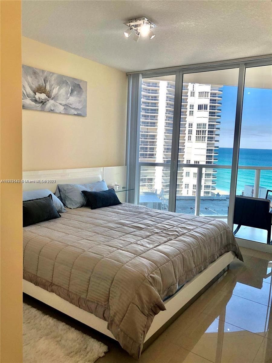 16699 Collins Ave # 1705, Sunny Isles Beach FL 33160 — 17