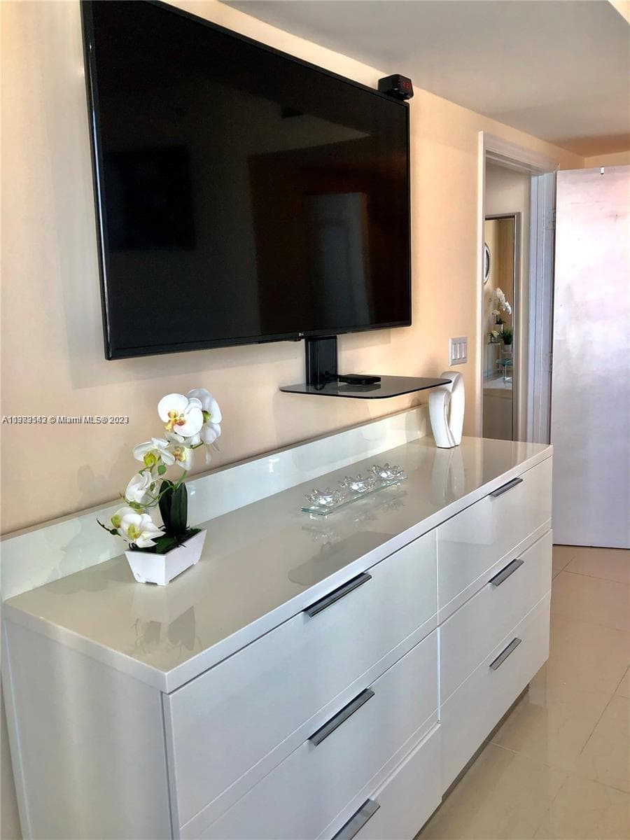 16699 Collins Ave # 1705, Sunny Isles Beach FL 33160 — 24