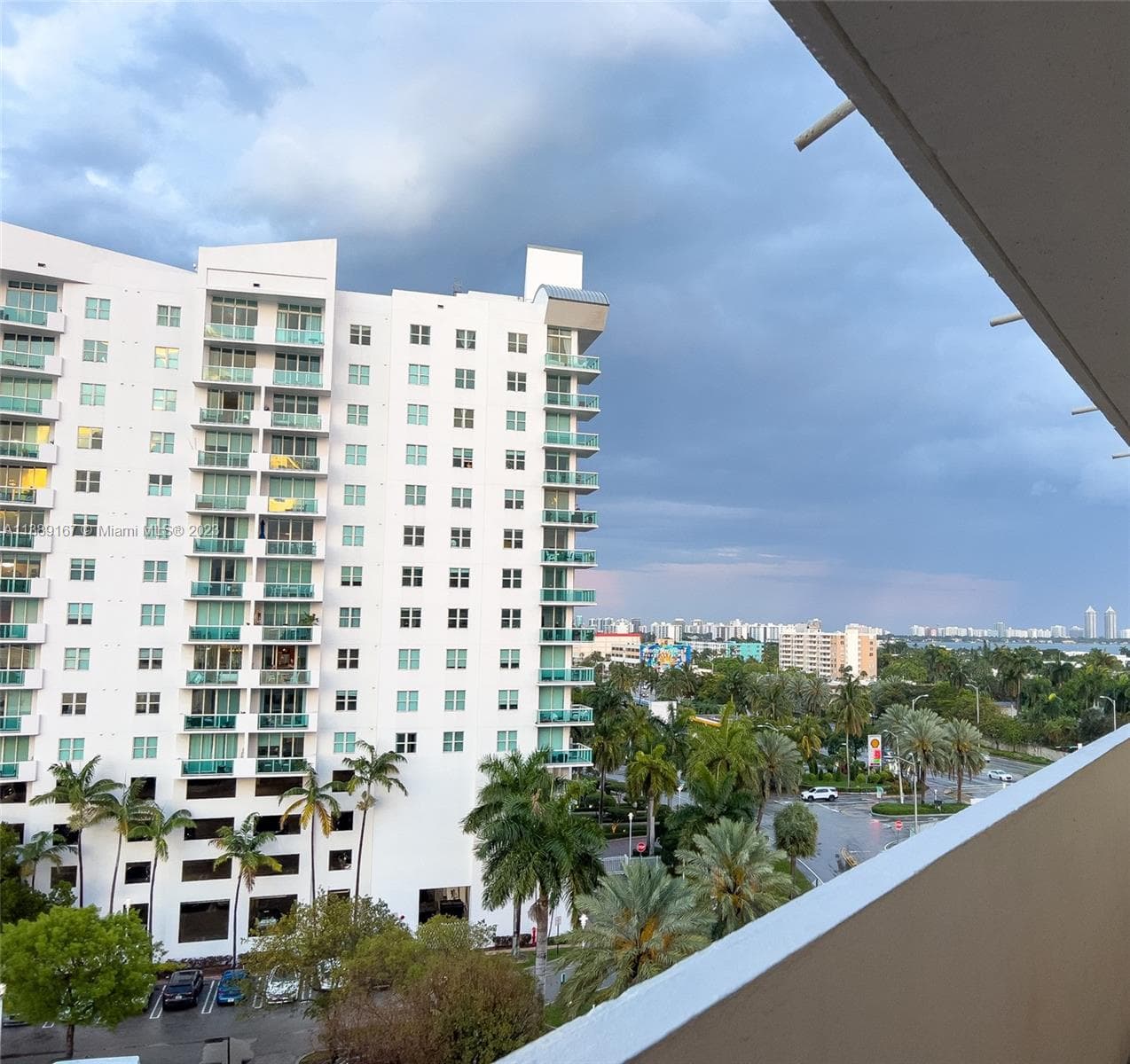 7904 West Dr # 812, North Bay Village FL 33141 — 25
