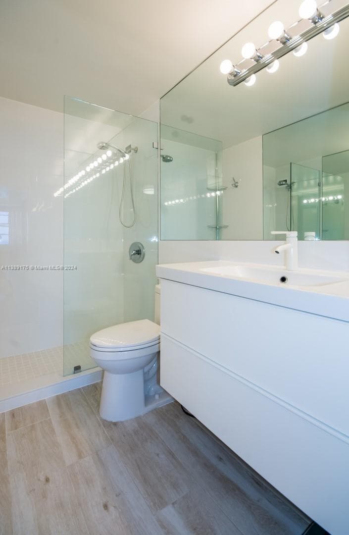 5601 Collins Ave # 1204, Miami Beach FL 33140 — 11