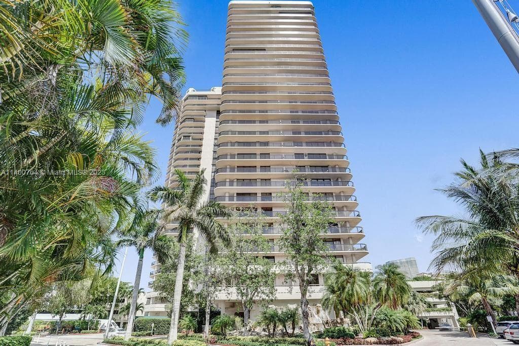 19667 Turnberry Way # 26B, Aventura FL 33180 — 52