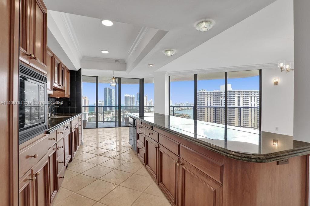 19667 Turnberry Way # 26B, Aventura FL 33180 — 14