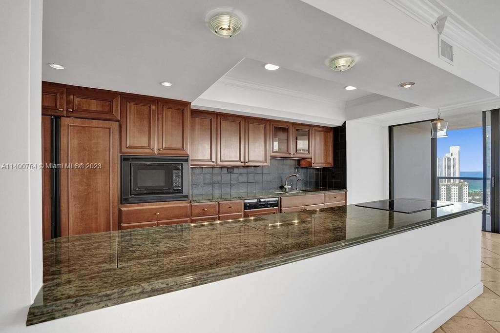 19667 Turnberry Way # 26B, Aventura FL 33180 — 11