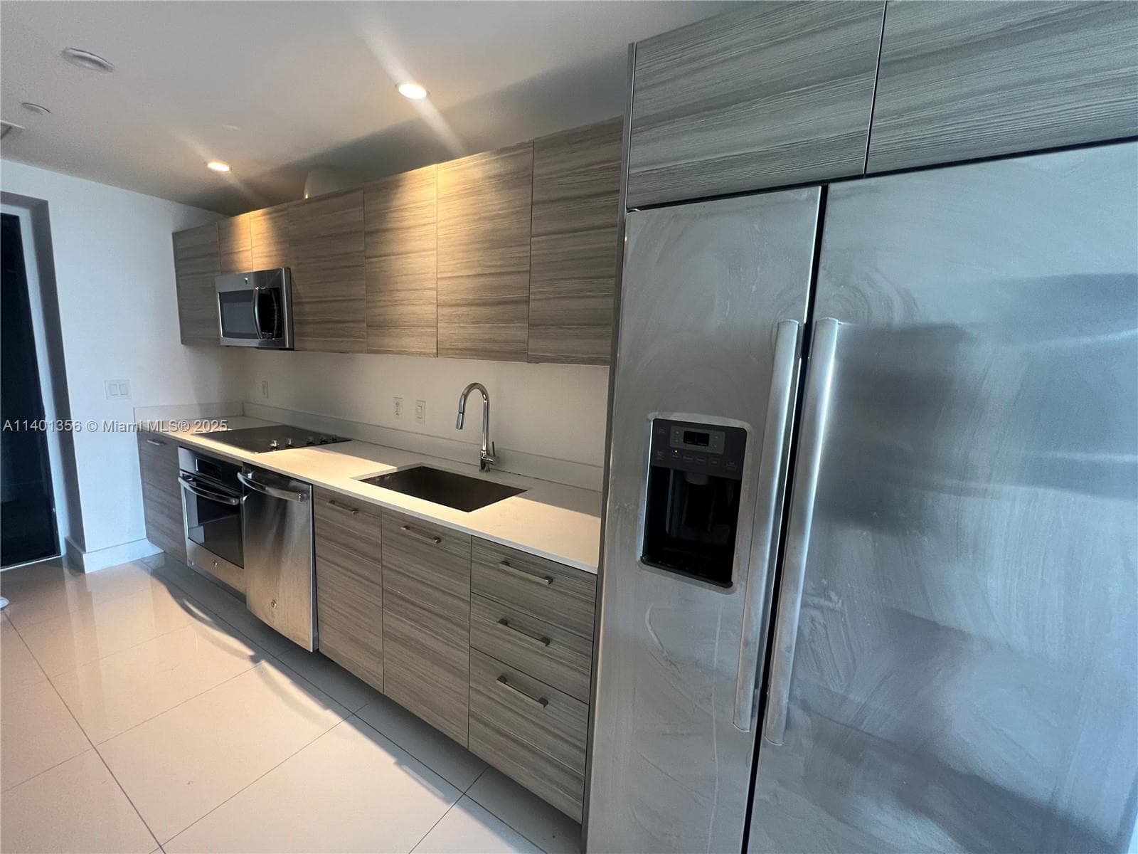 121 NE 34 St # 2215, Miami FL 33137 — 6