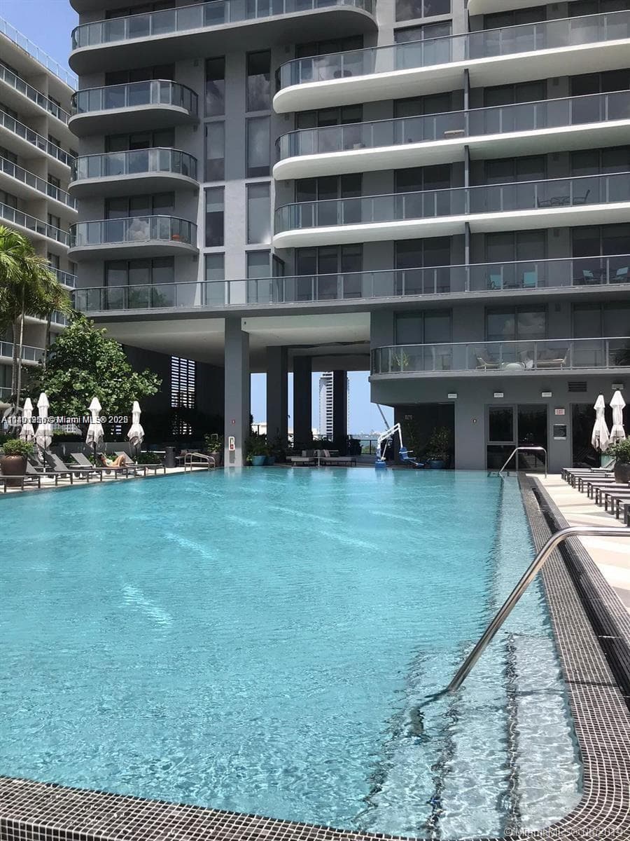 121 NE 34 St # 2215, Miami FL 33137 — 1