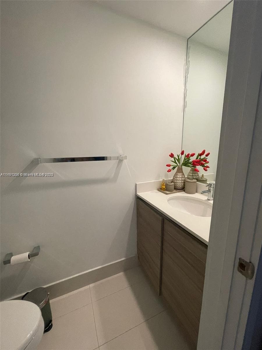121 NE 34 St # 2215, Miami FL 33137 — 9