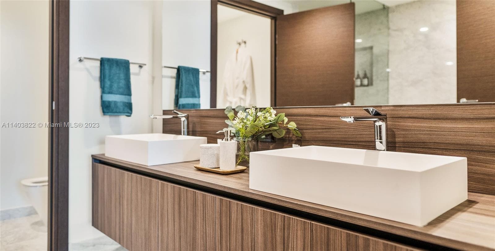 1000 Brickell Plaza # 2711, Miami FL 33131 — 17