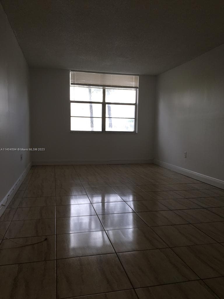 496 NW 165th St Rd # D312, Miami FL 33169 — 23