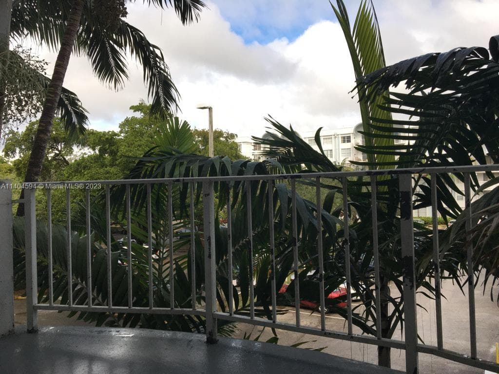 496 NW 165th St Rd # D312, Miami FL 33169 — 6