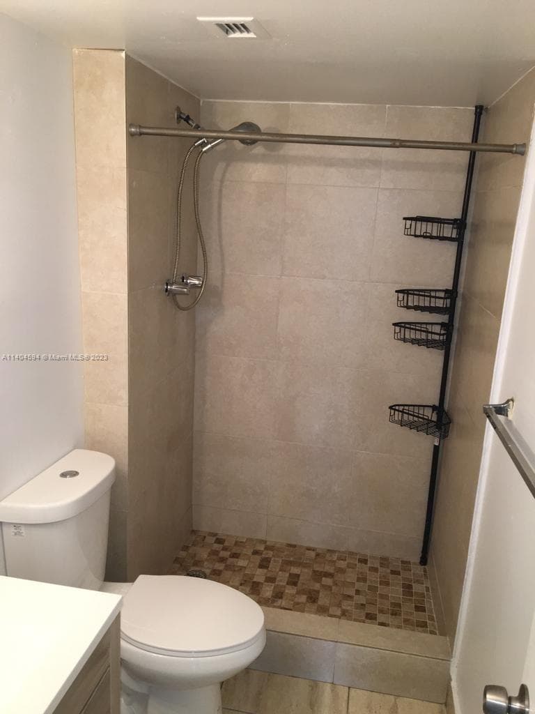 496 NW 165th St Rd # D312, Miami FL 33169 — 16