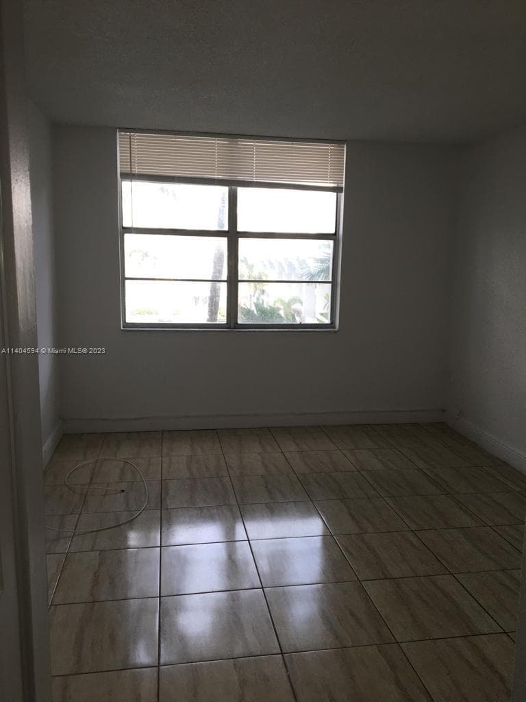 496 NW 165th St Rd # D312, Miami FL 33169 — 22
