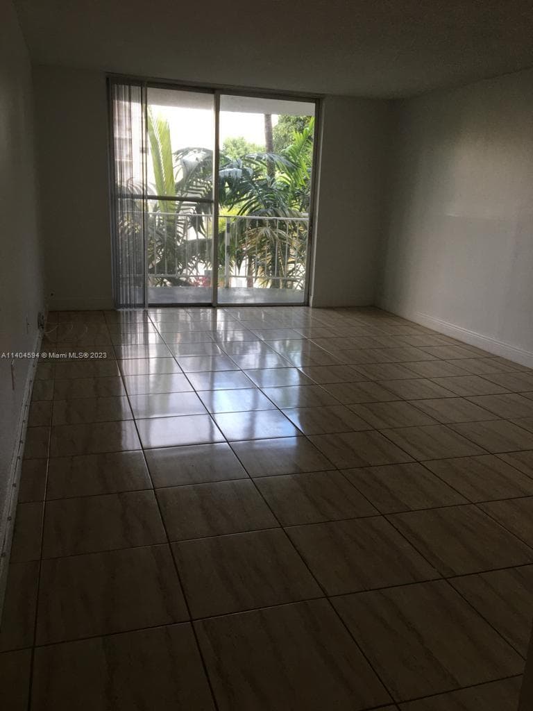 496 NW 165th St Rd # D312, Miami FL 33169 — 7