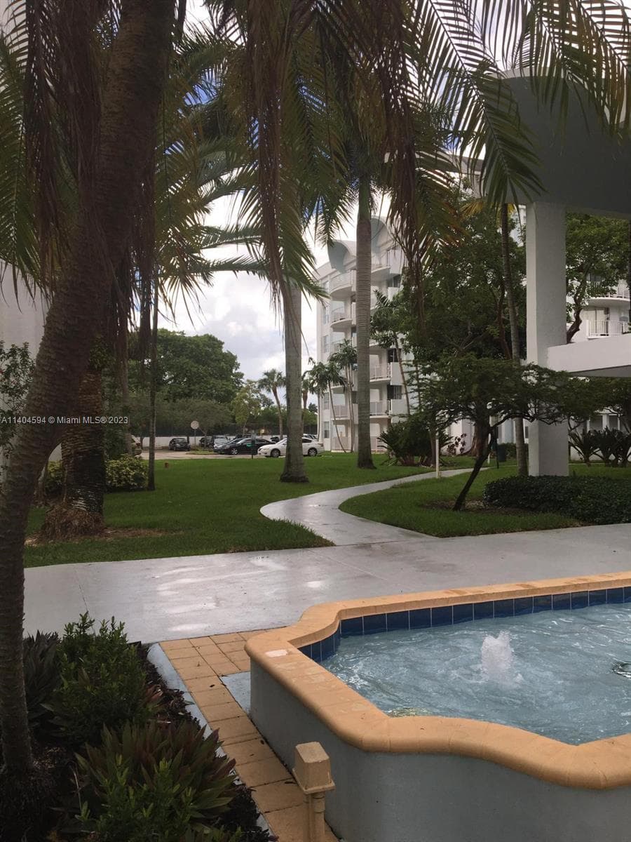 496 NW 165th St Rd # D312, Miami FL 33169 — 3