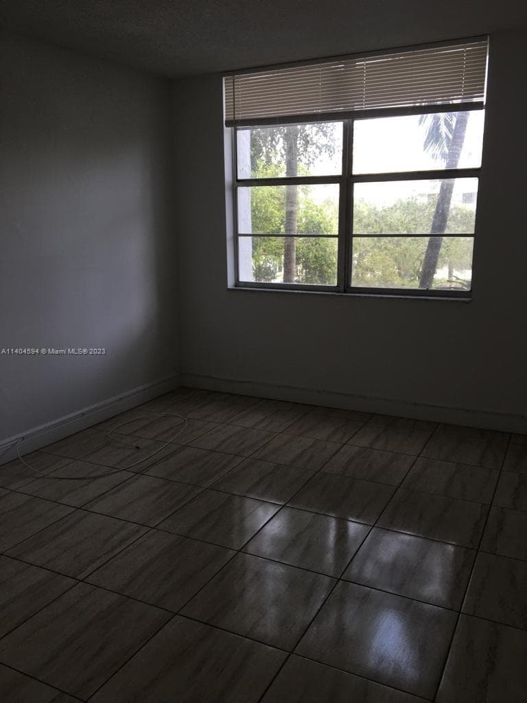 496 NW 165th St Rd # D312, Miami FL 33169 — 19