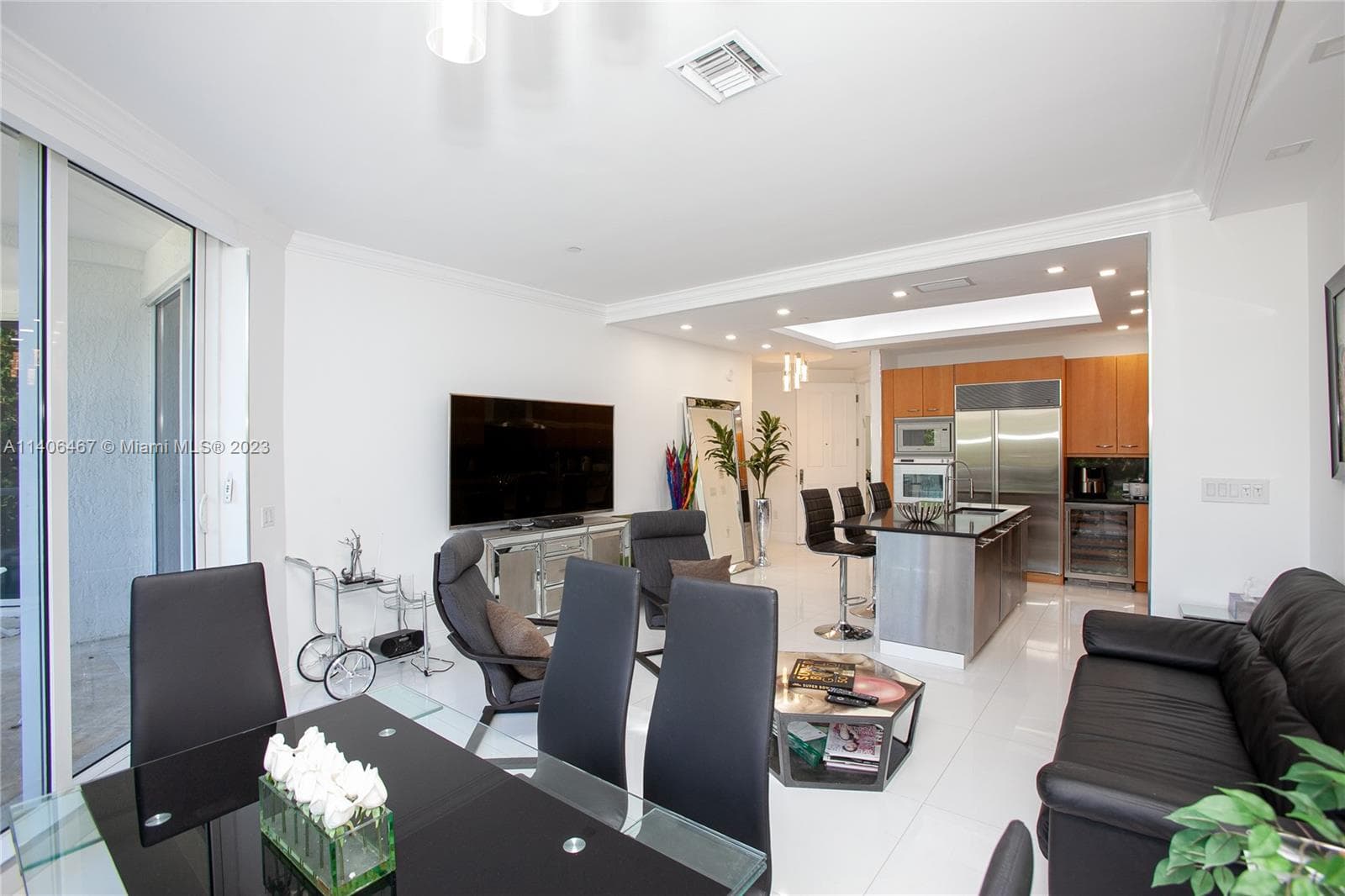 6000 Island Blvd # 104, Aventura FL 33160 — 14