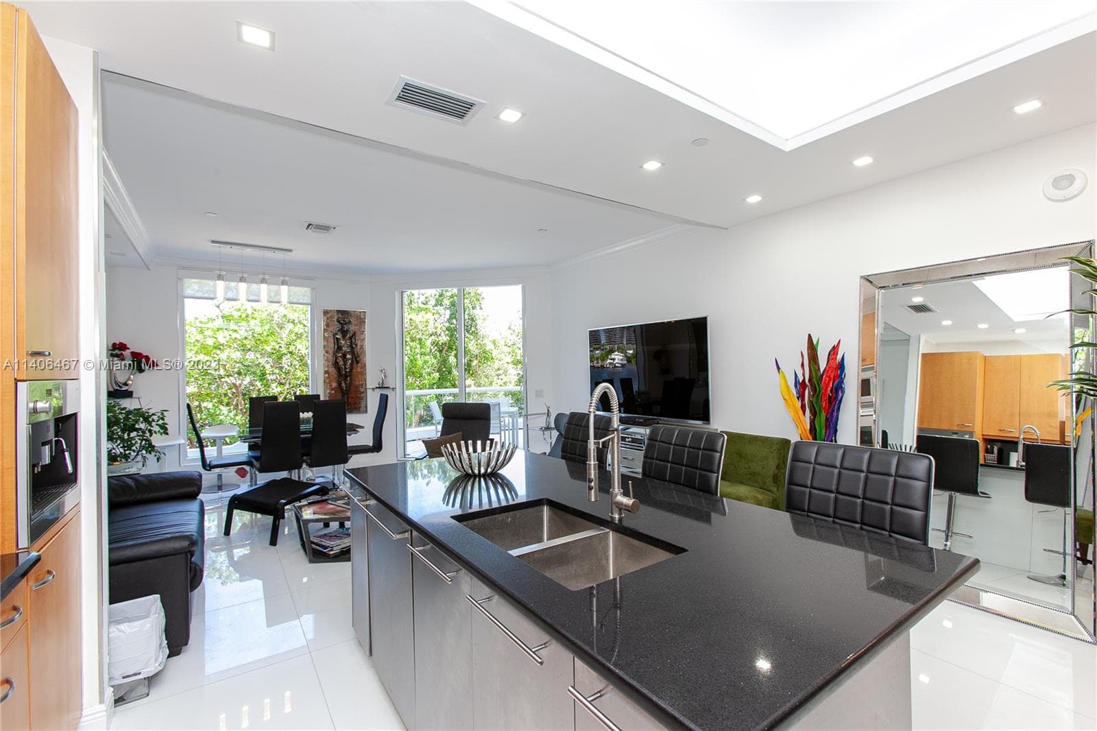 6000 Island Blvd # 104, Aventura FL 33160 — 4