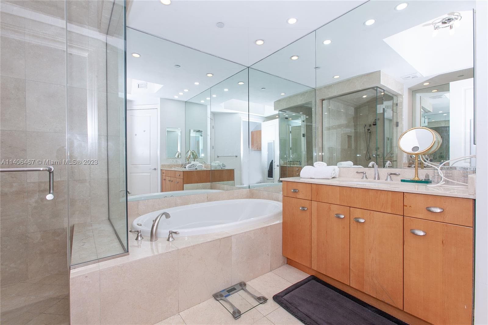 6000 Island Blvd # 104, Aventura FL 33160 — 25