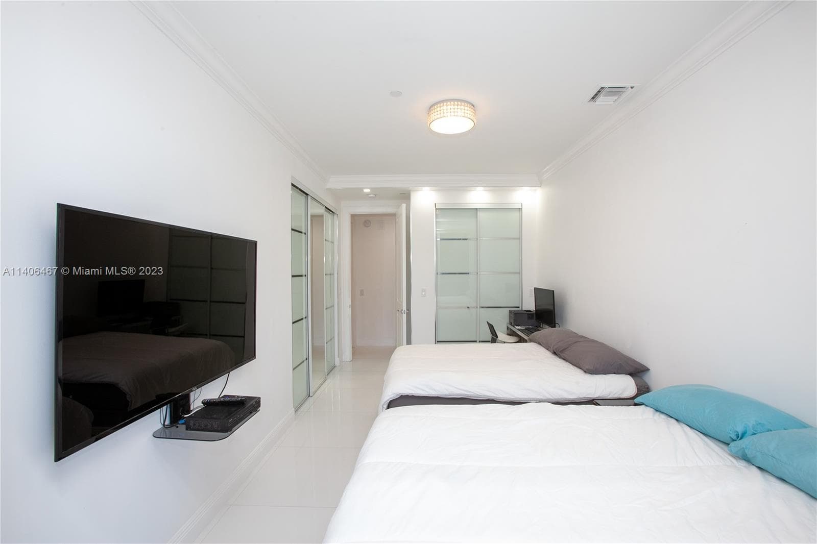 6000 Island Blvd # 104, Aventura FL 33160 — 21