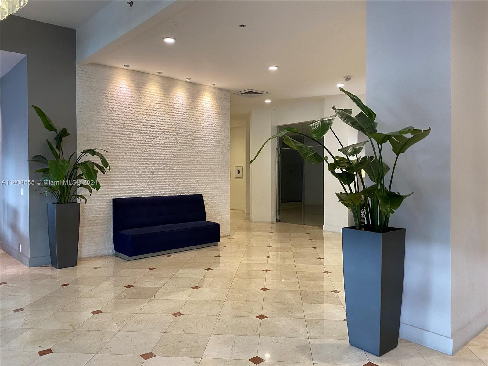100 Lincoln Rd # 939, Miami Beach FL 33139 — 16