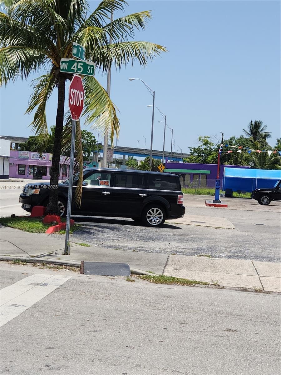4420 NW 7th Ave, Miami FL 33127 — 2