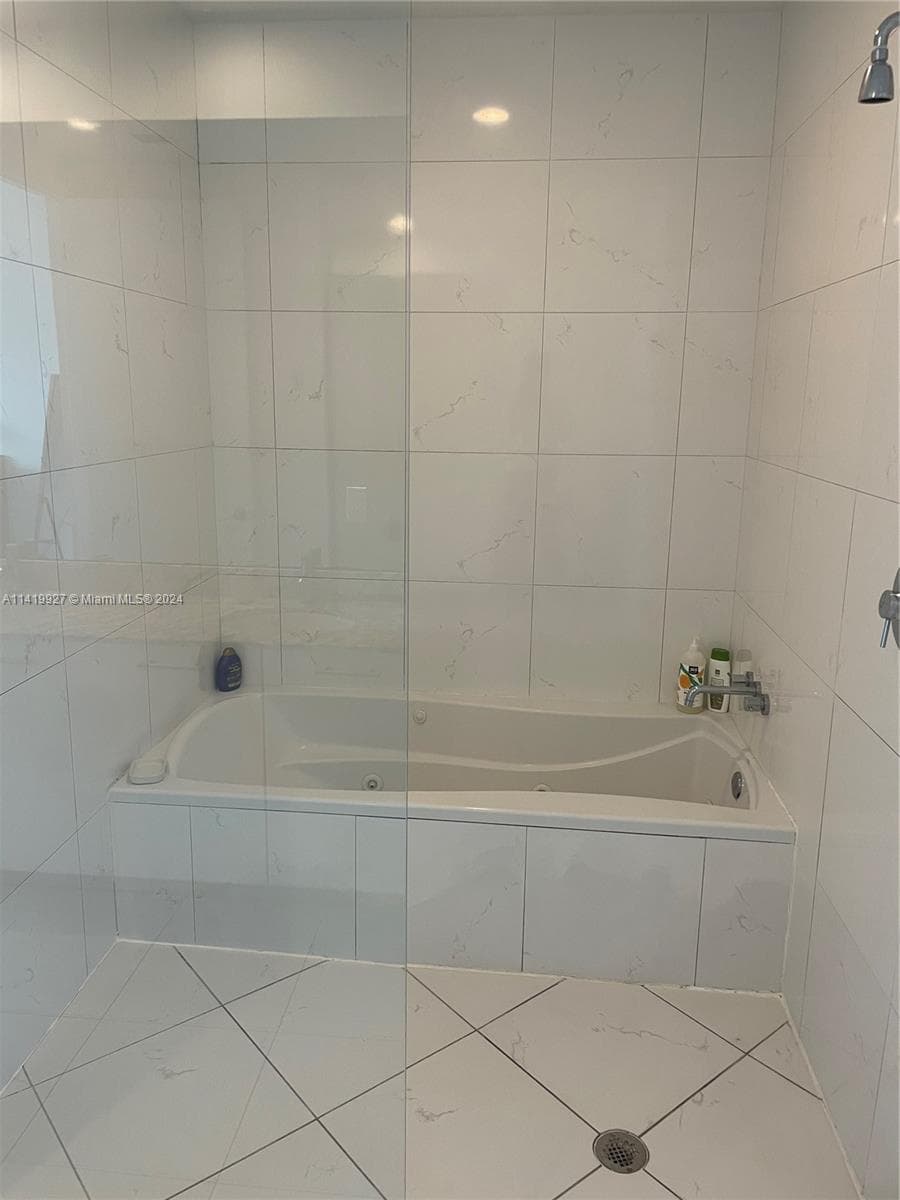 55 SE 6th St, Miami FL 33131 — 20