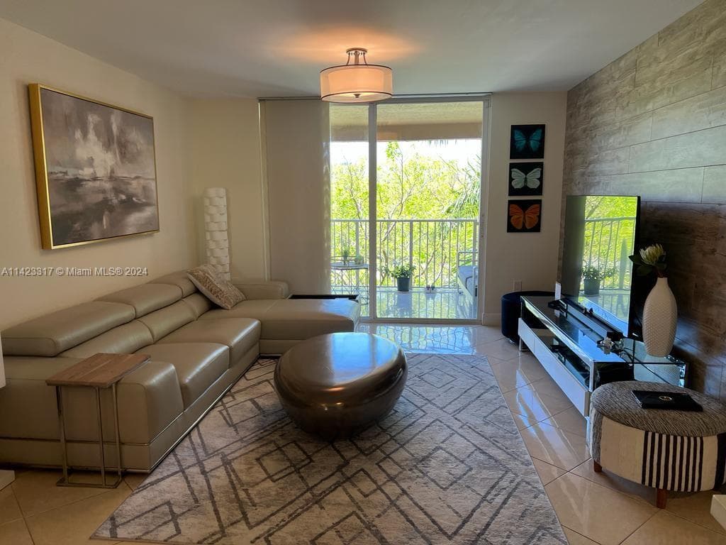 19901 E Country Club Dr # 2505, Aventura FL 33180 — 1