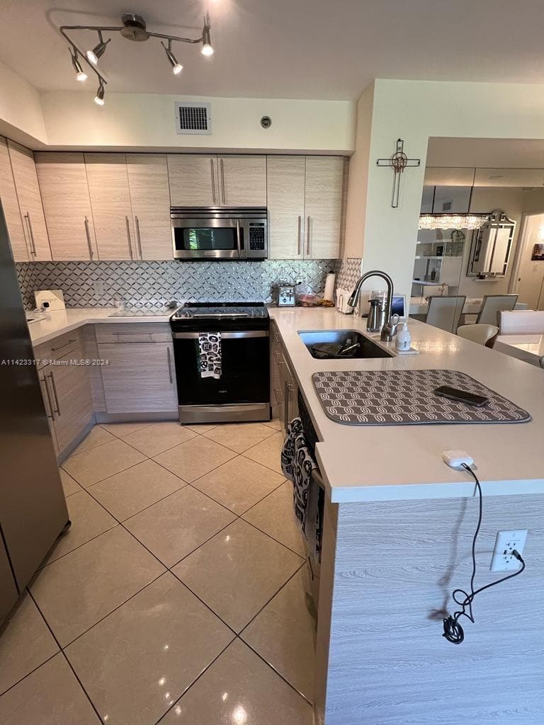 19901 E Country Club Dr # 2505, Aventura FL 33180 — 9