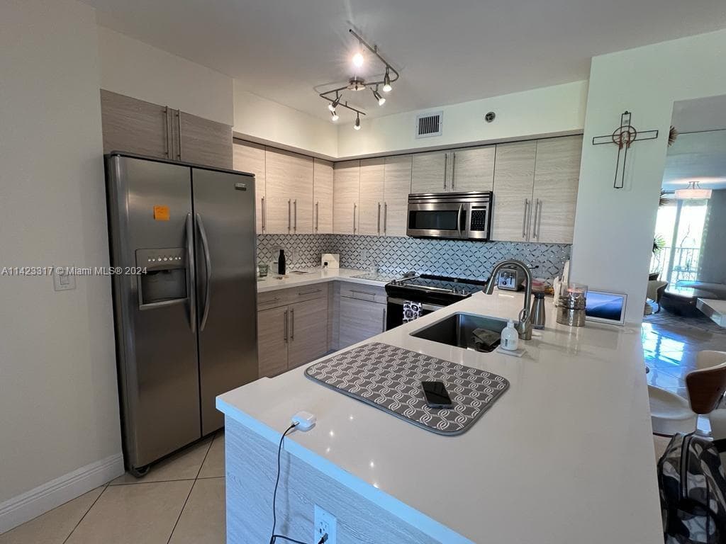 19901 E Country Club Dr # 2505, Aventura FL 33180 — 10