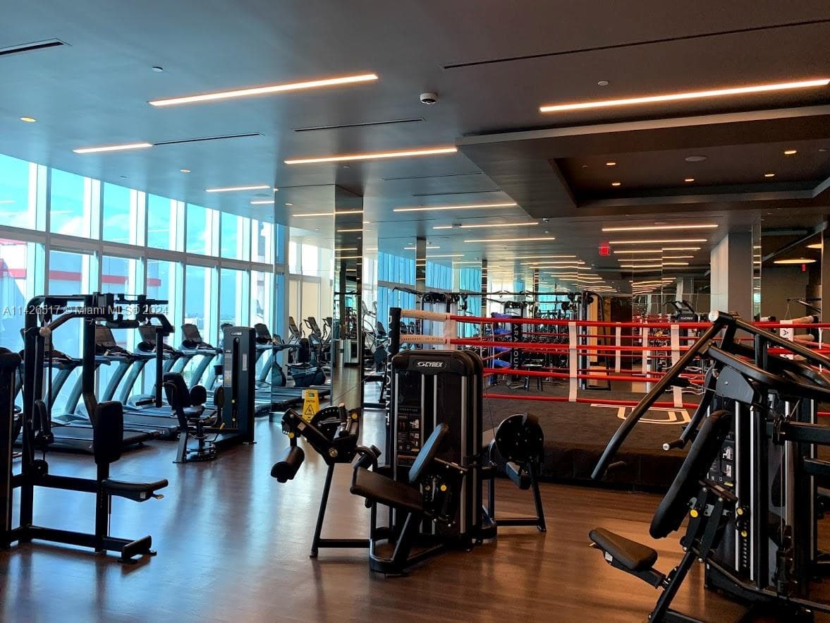851 NE 1st Ave # 2702, Miami FL 33132 — 23