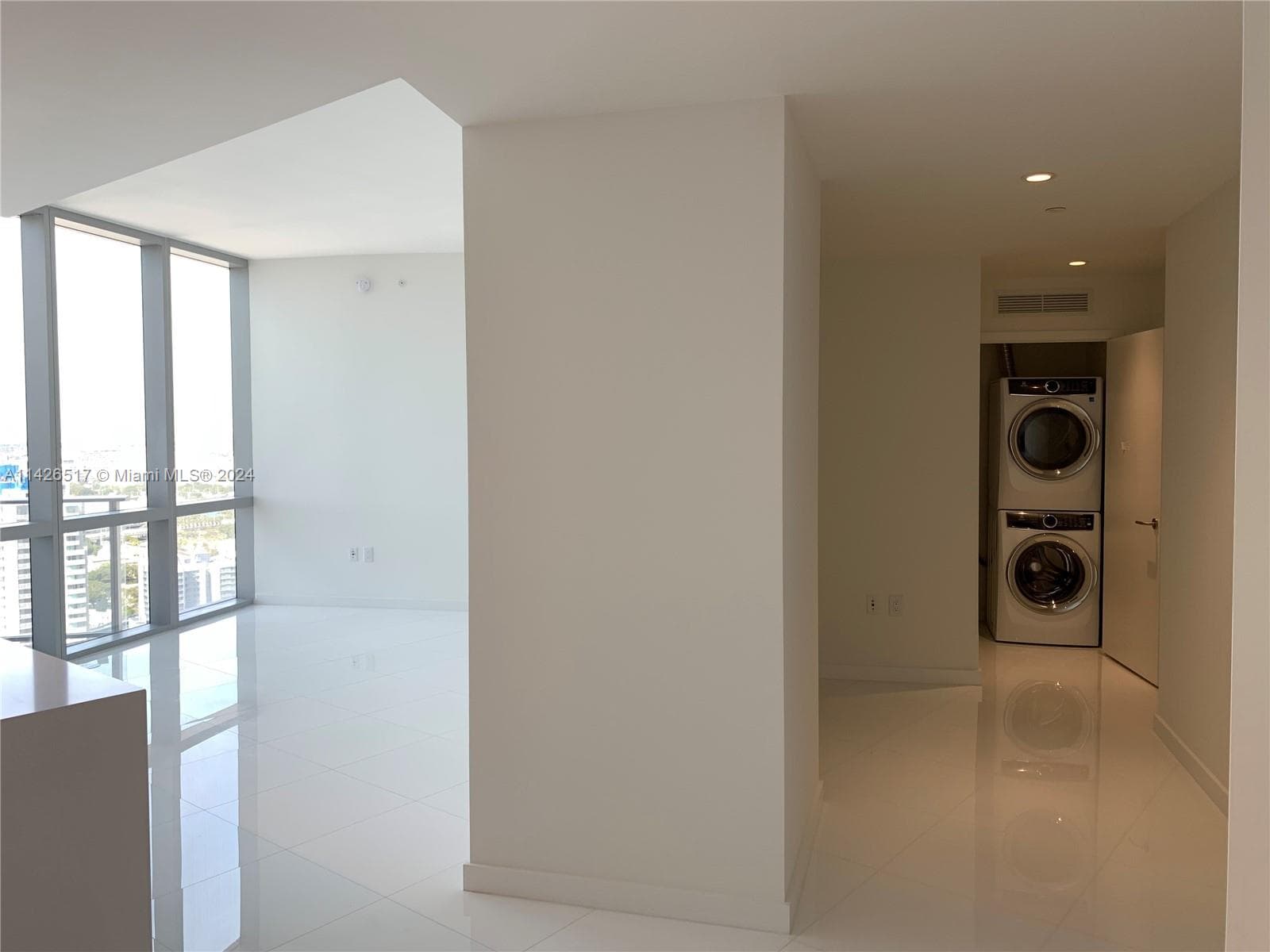 851 NE 1st Ave # 2702, Miami FL 33132 — 6