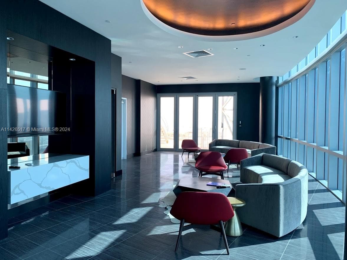 851 NE 1st Ave # 2702, Miami FL 33132 — 52