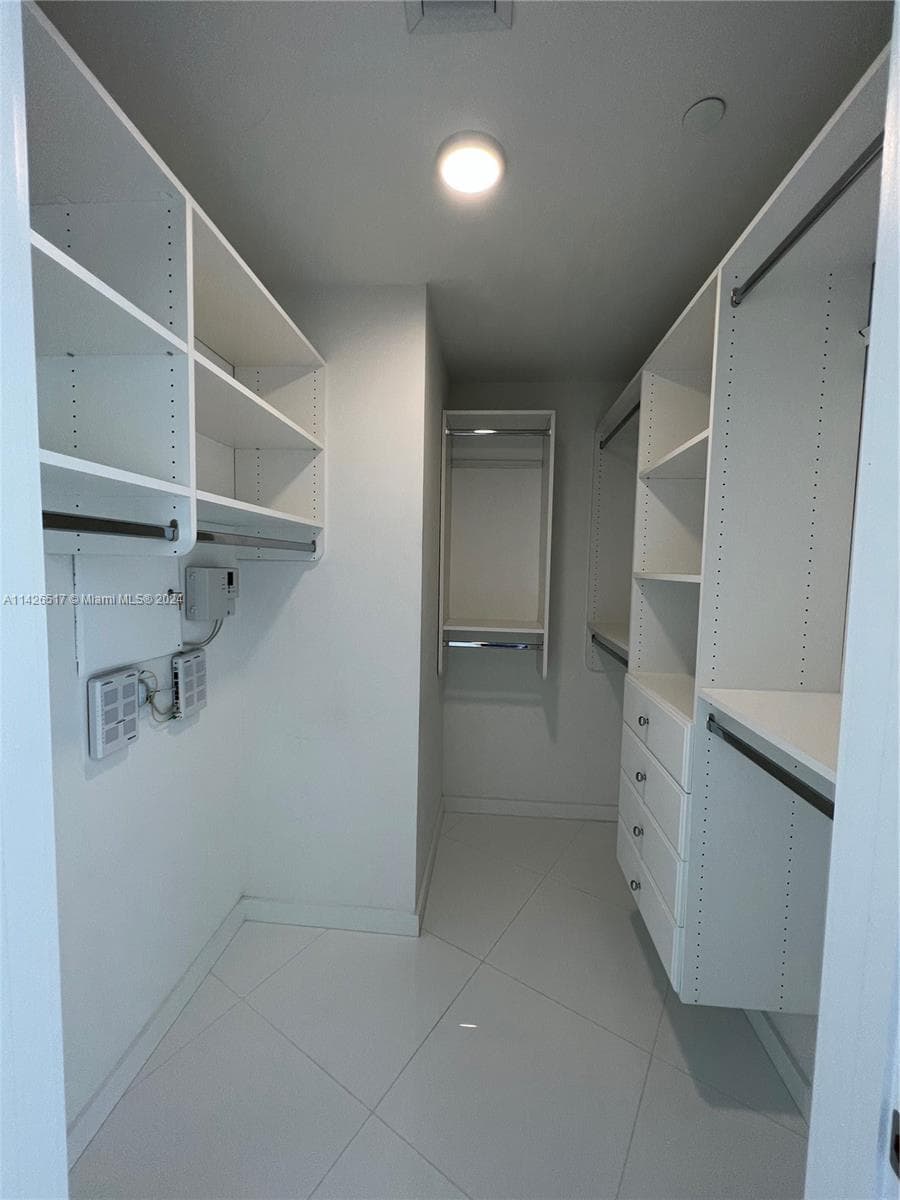 851 NE 1st Ave # 2702, Miami FL 33132 — 16