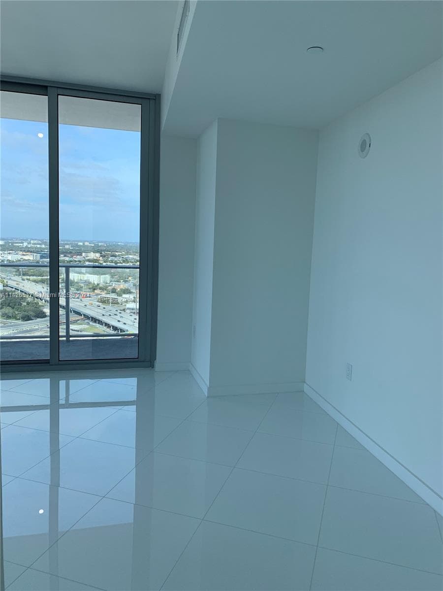 851 NE 1st Ave # 2702, Miami FL 33132 — 12