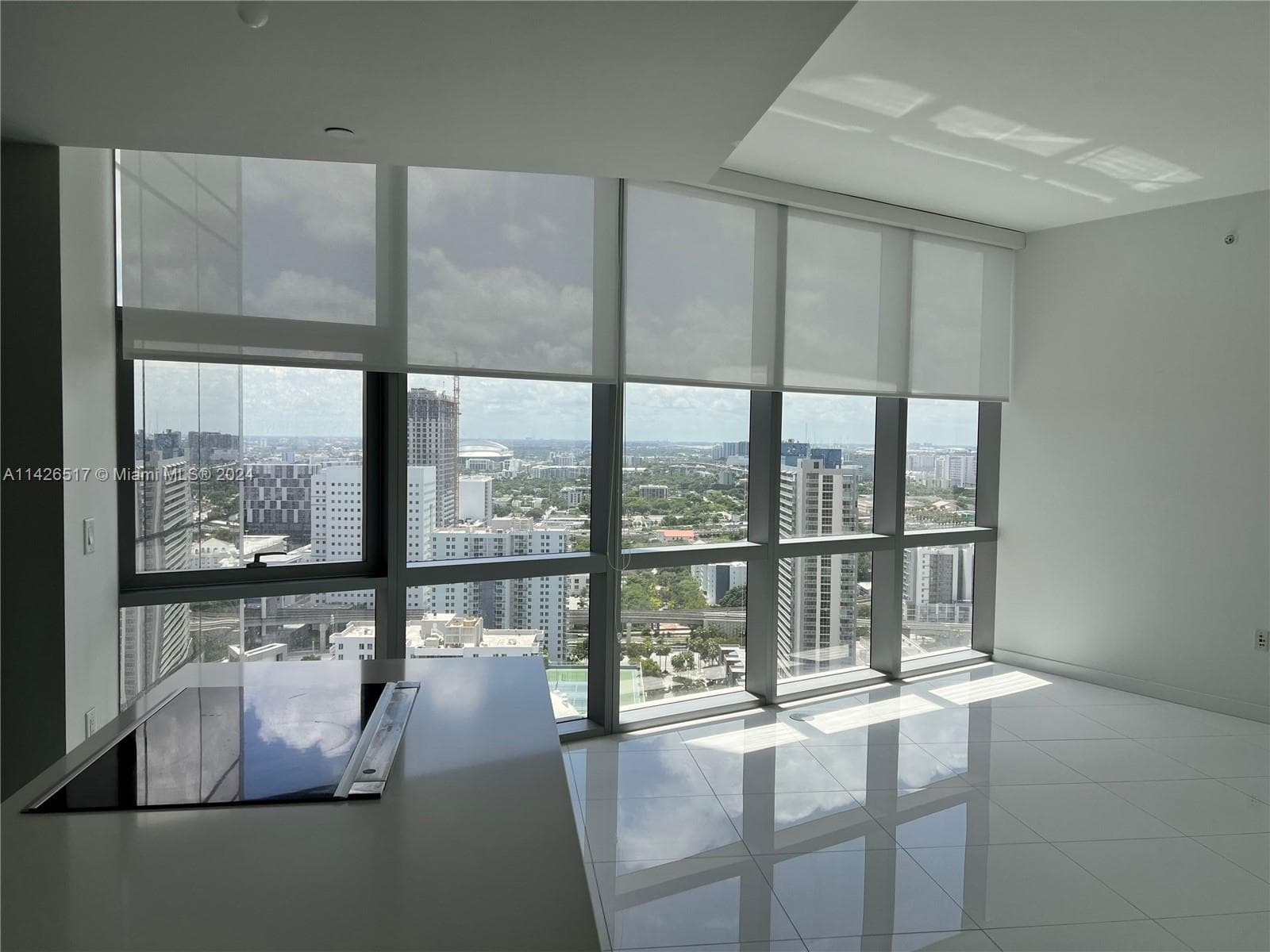 851 NE 1st Ave # 2702, Miami FL 33132 — 3