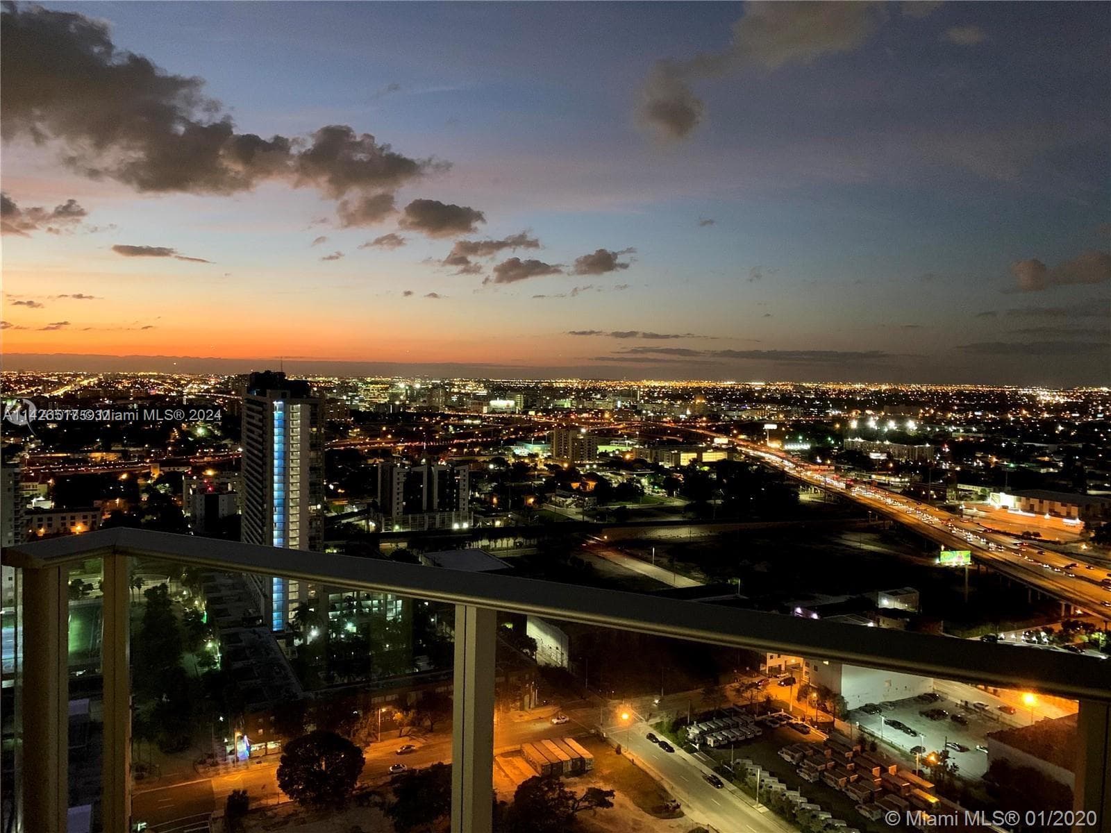 851 NE 1st Ave # 2702, Miami FL 33132 — 1