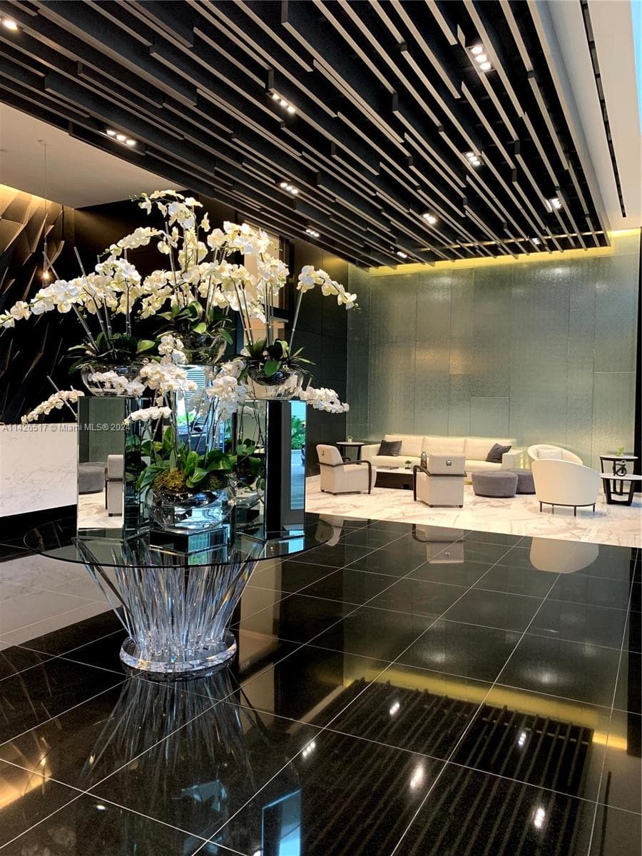 851 NE 1st Ave # 2702, Miami FL 33132 — 18